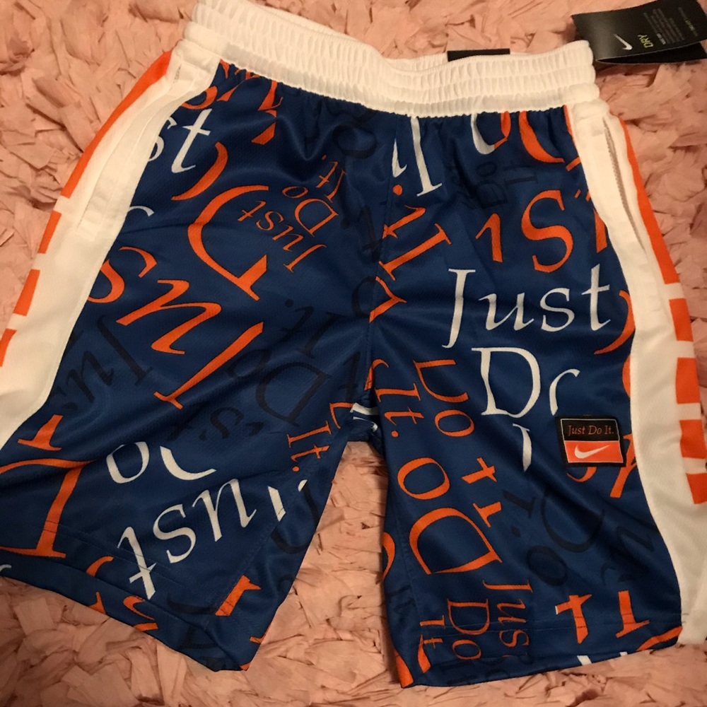 ⭐️NIKE SHORTS⭐️